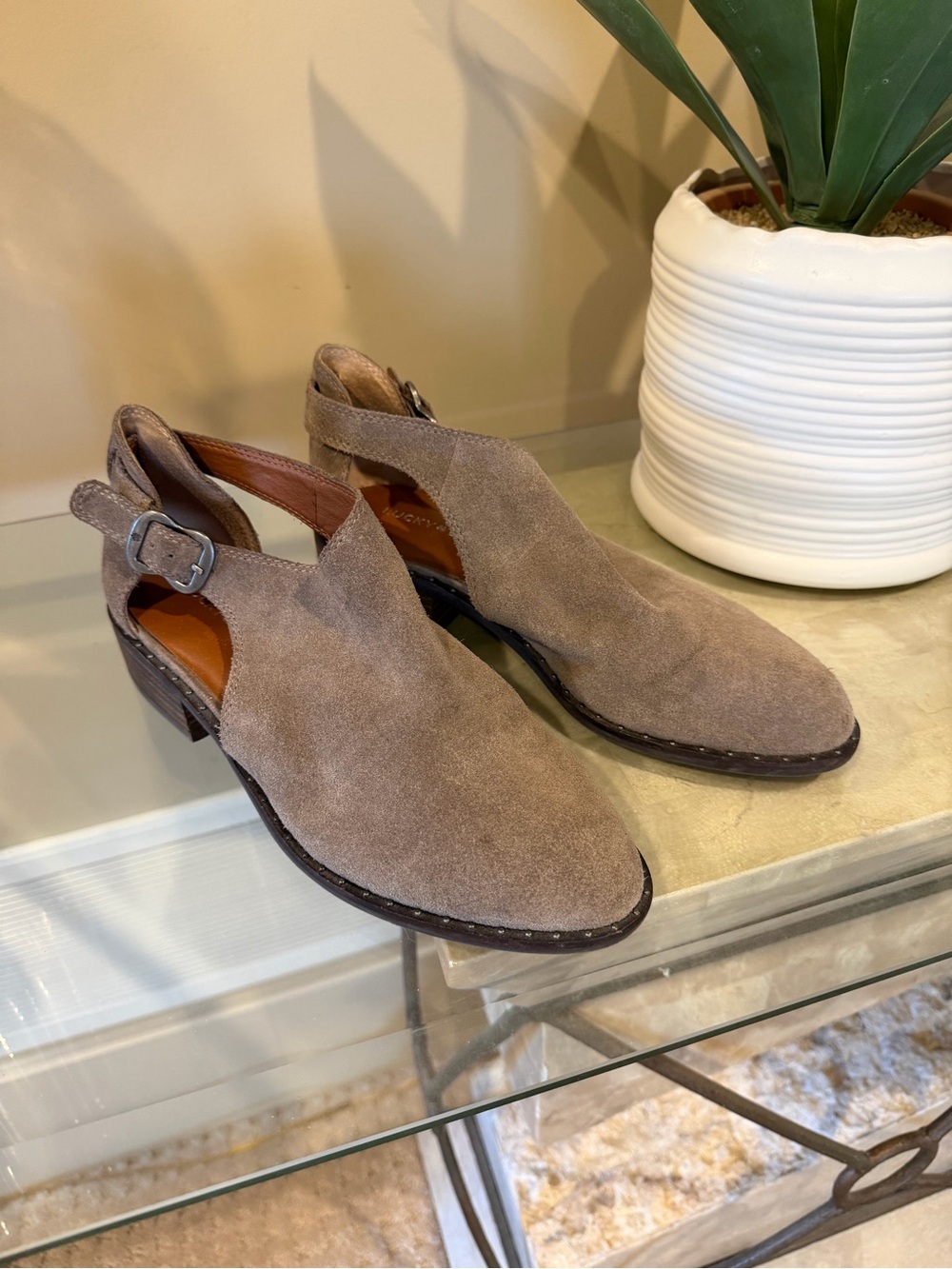 Lucky Brand Taupe Suede sandal Loafers 8.5 🤎